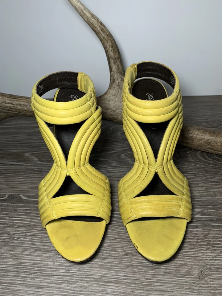 Elizabeth and James E-Star Heels Shoes Stiletto Size 7.5B Ribbed Leather $332 - Image 2 of 4