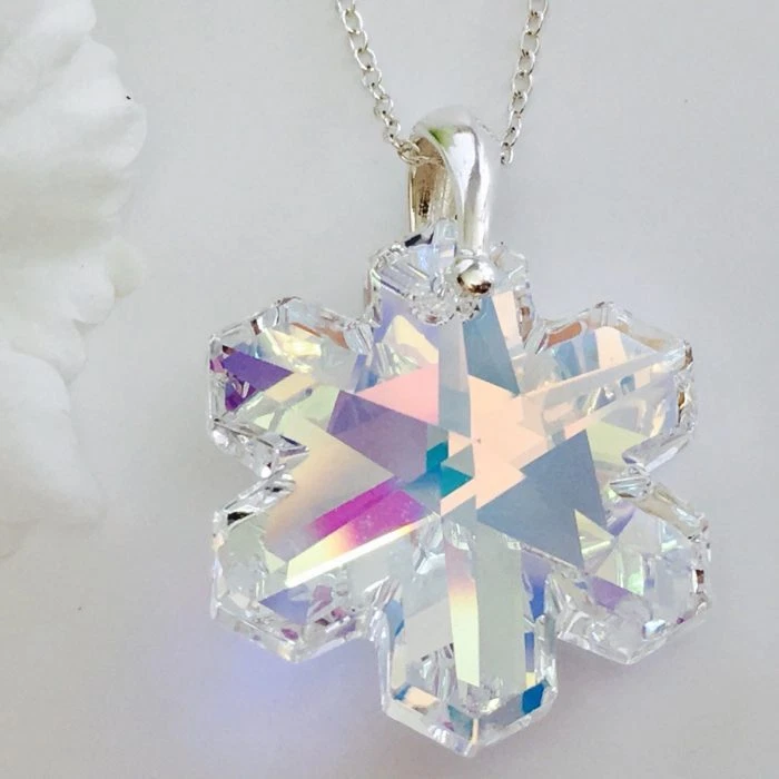 Snowflake pendant outlet