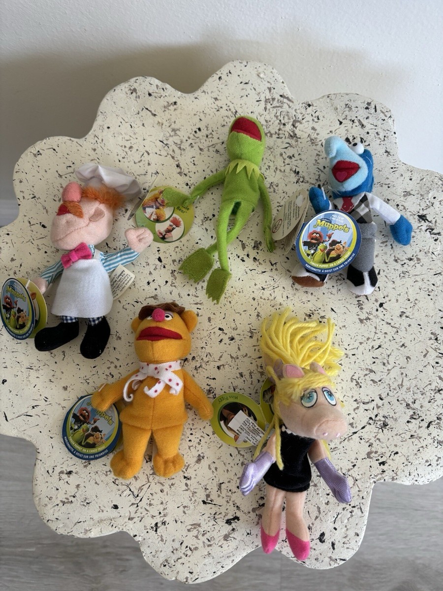 Starbucks Coffee Finger Puppet Muppets Piggy Swedish Chef Fozzie