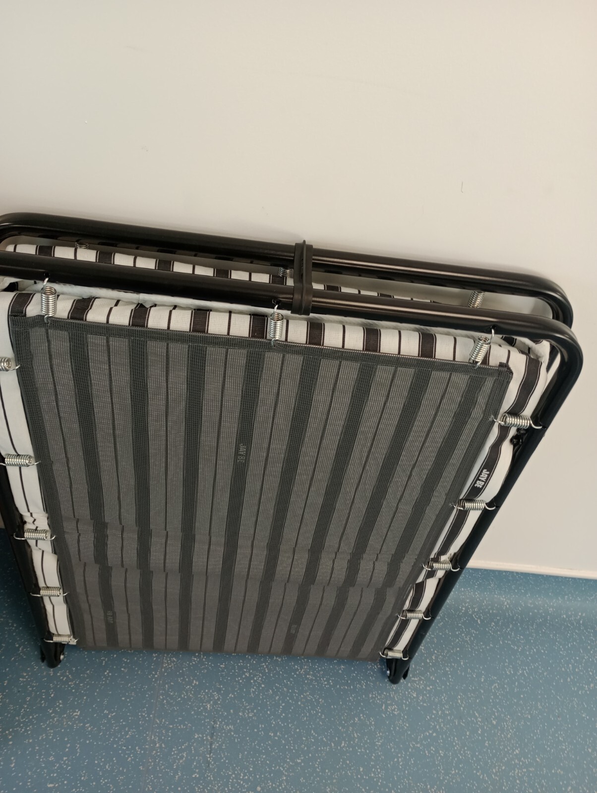 JayBe Value Folding Bed with Rebound eFibre Mattress New unopened