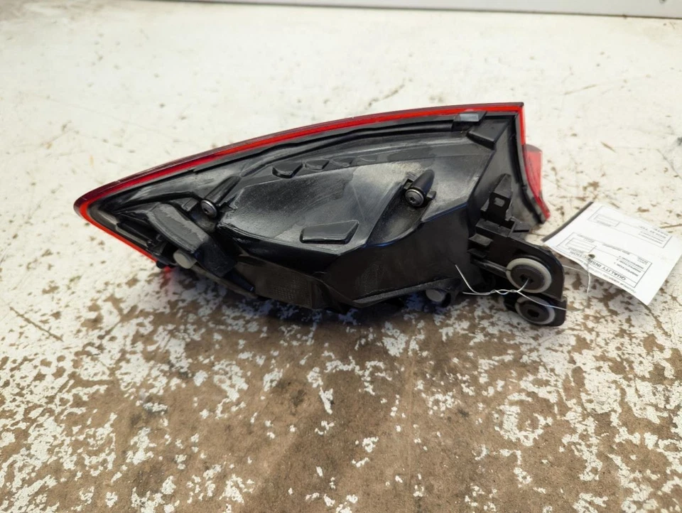 Luz trasera de pasajero LED cuarto panel montado se adapta a 20-21 AUDI A5 793162 Foto 3 de 4