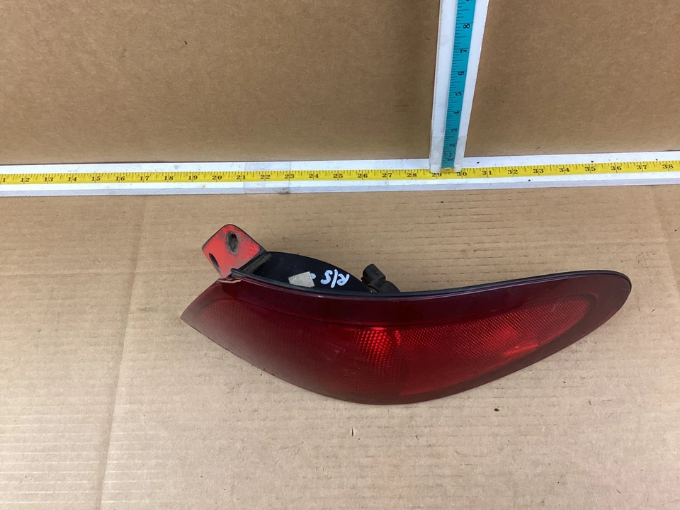 Lanterna traseira direita lateral do passageiro Mercury Tracer Sedan 1997-1998 fabricante de equipamento original - Imagem 2 de 4