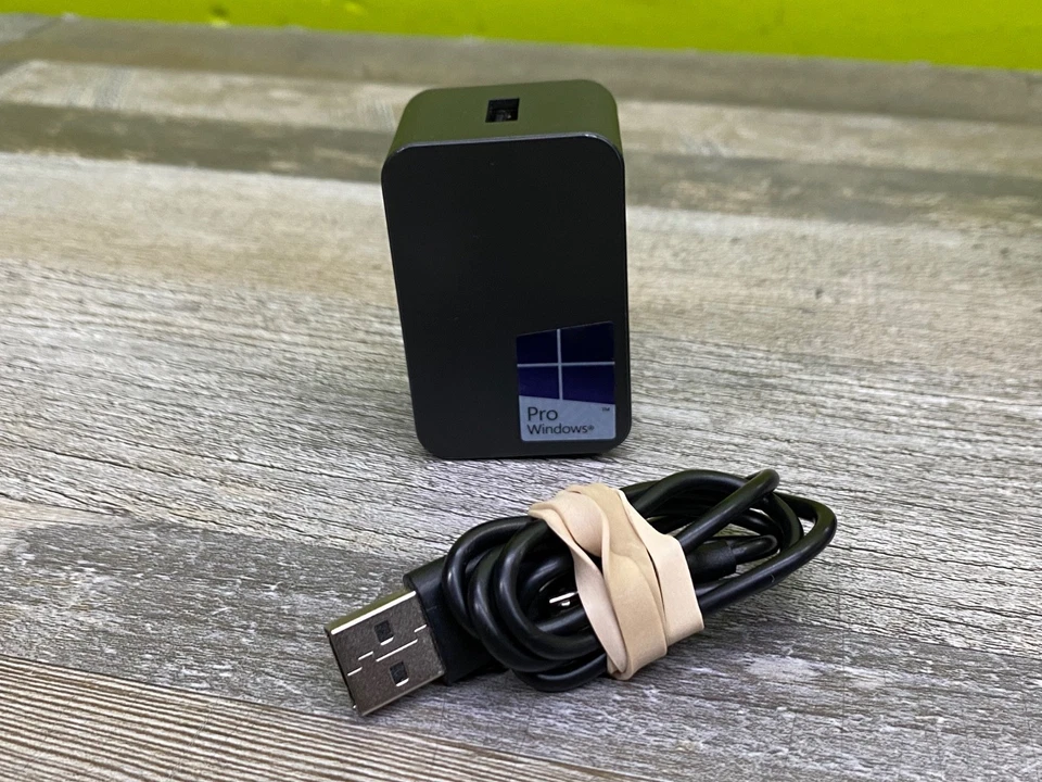 Microsoft Surface Pro 3 1645 Intel Atom X7 Z8700 4 GB Ram 128 GB SSD Windows 10 Foto 2 de 4