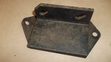 AUSTIN MORRIS 1100 1300 NEW REAR SUBFRAME MOUNT RIGHT HAND SIDE