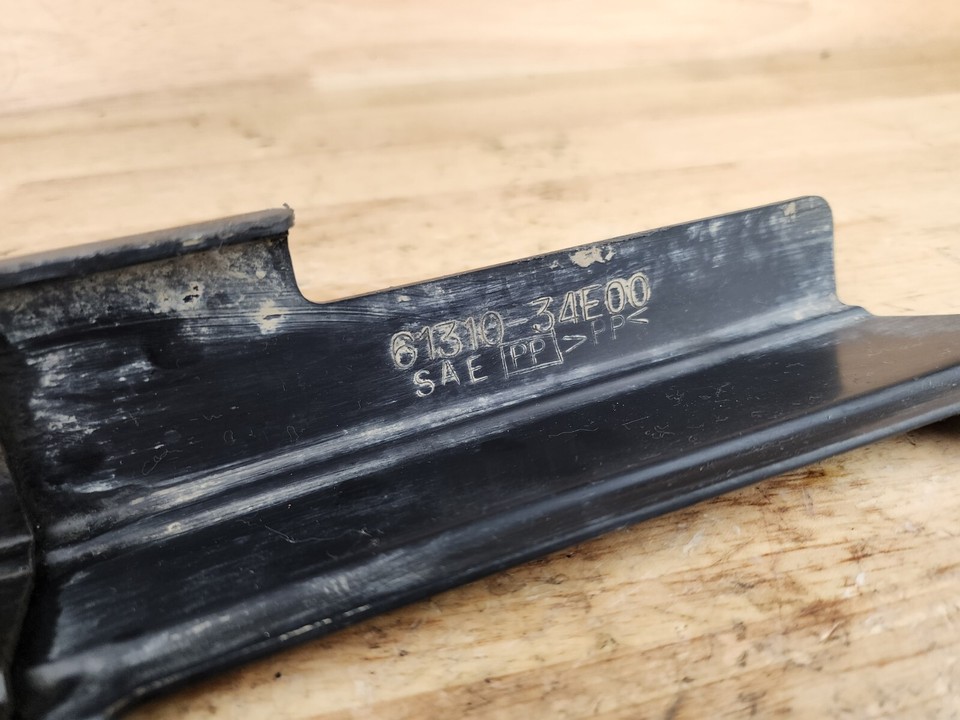 2007 07 SUZUKI DRZ400S DRZ400SM OEM SWING ARM UPPER TOP CHAIN CASE