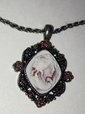 Laila Rowe Vintage Inspired Cameo Pendant Necklace Silver Tone 