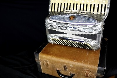 Silvio Soprani Piano Accordion - Used, 4/5 LMMH, 41 Keys, 120 Bass