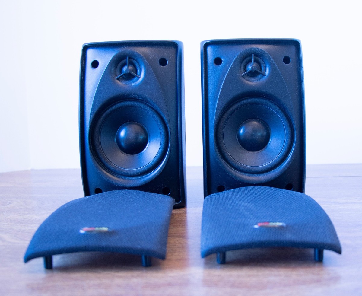 Polk Audio RM6751 two speakers
