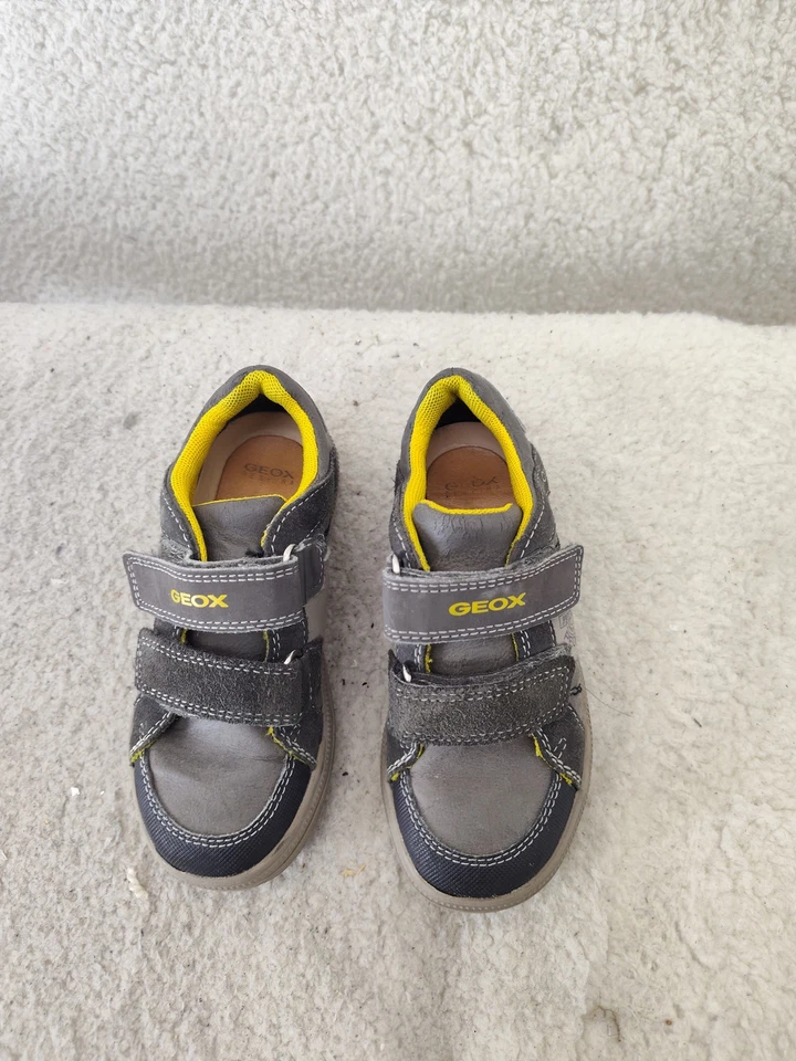 Geox Niños Tenis 10 Gris Gamuza Correa Transpirable Antibacteriano Zapatos Cómodos Foto 3 de 4