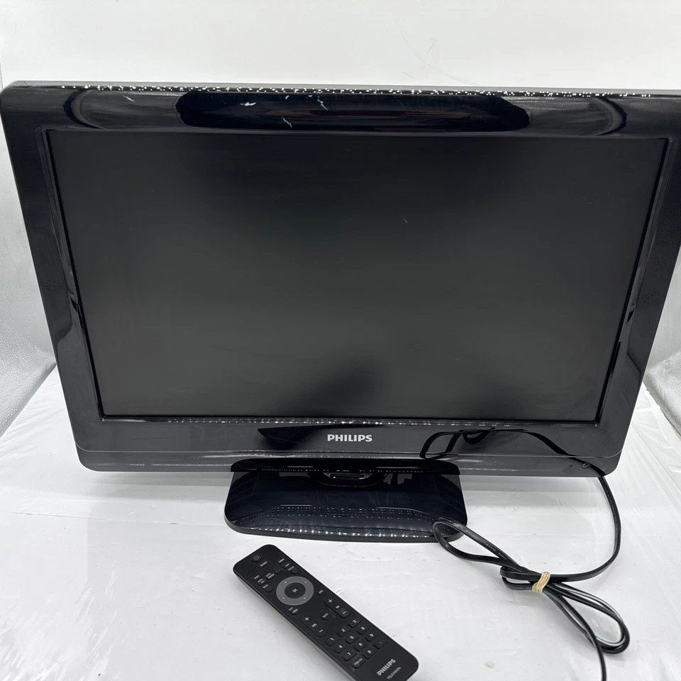 Phillips HDTV Widescreen TV 22" LCD HDMI 720p 22PFL3504D/F7 Tested & Remote - Image 4 of 4
