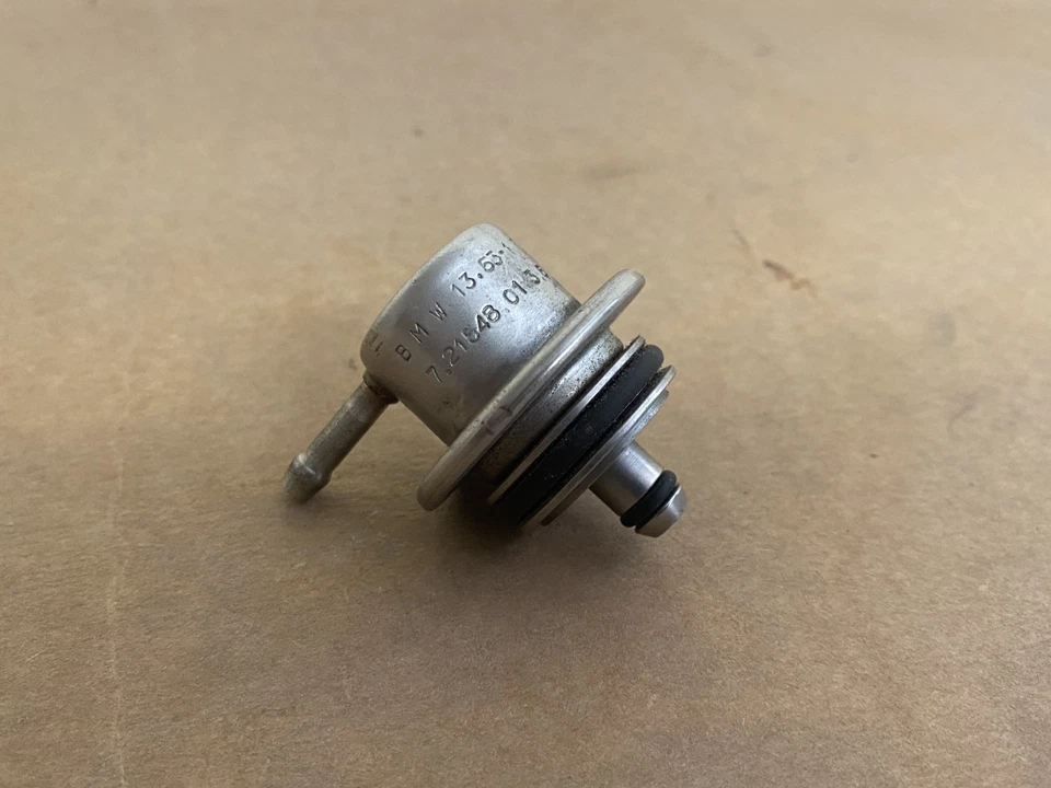 1995-2001 BMW E31 E36 E37 E38 E39 E46 Fuel Pressure Regulator OEM 13531729319 - Image 3 of 4