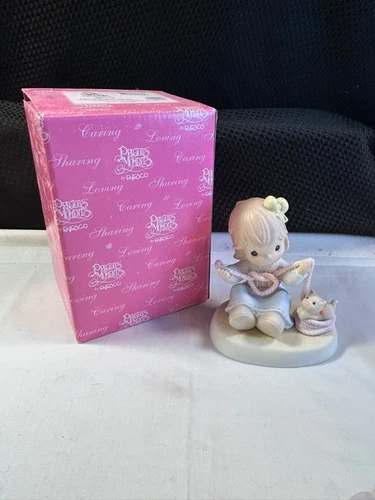 Precious Moments 487910 "Believe It or Knot, I Luv You" Porcelain Figure 1998
