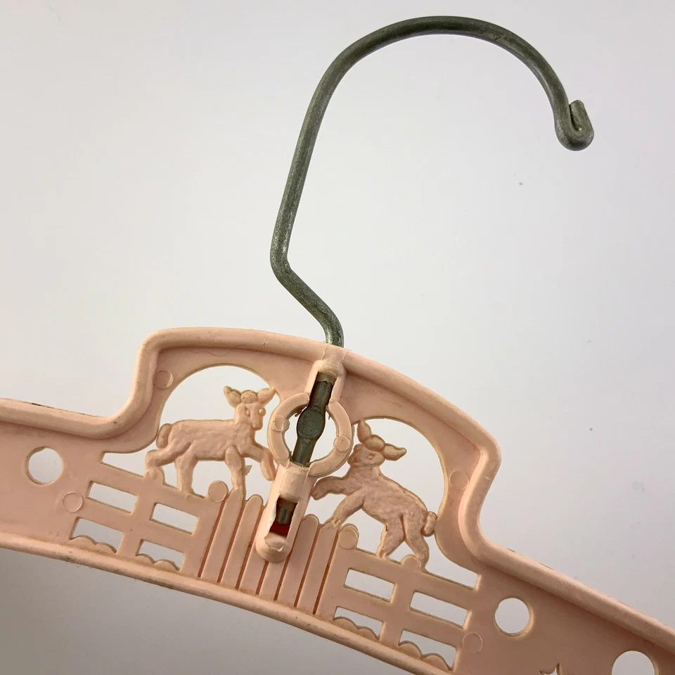 Percha de ropa vintage para niños rosa pastel plástico contar ovejas canción de cuna Y377 Foto 2 de 4