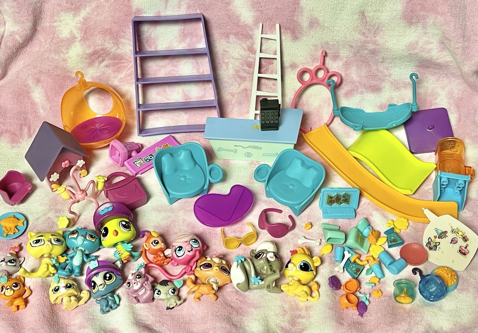 Littlest Pet Shop Jet Set Airplane Replacement Figures Pets
