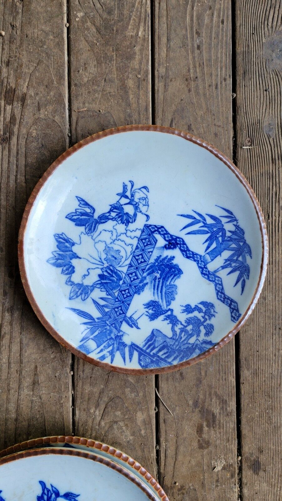 Antique Japanese Igezara Blue and White Plates with Brown Scallo