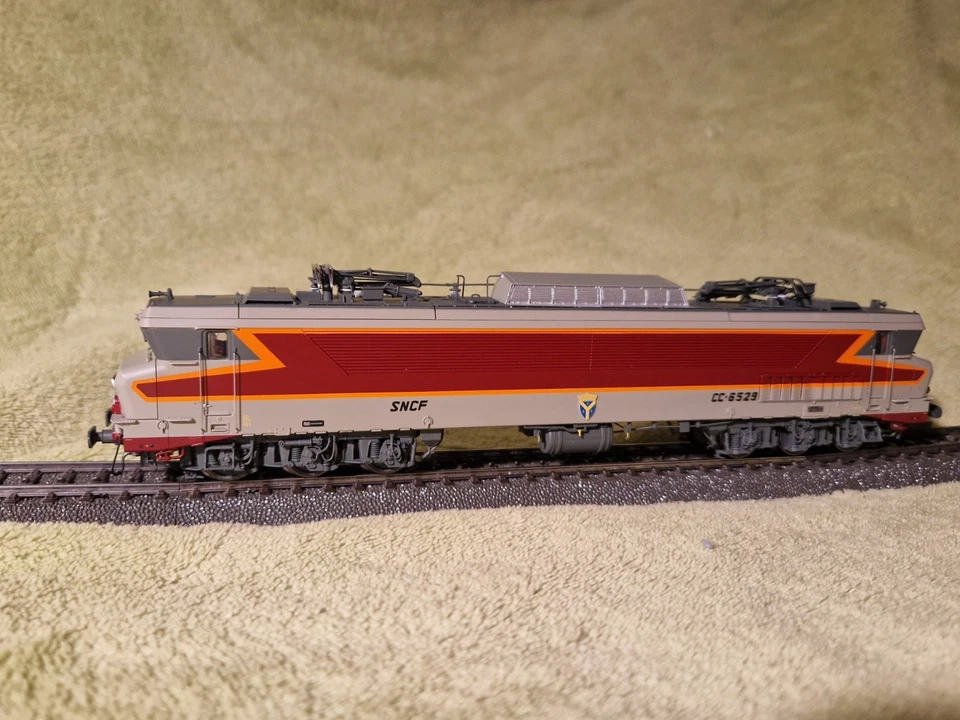 LS Models 11502S SNCF TEE Aquitaine Lok CC 6529 und Wagen 9 tlg. AC Sound Licht - Bild 3 von 4