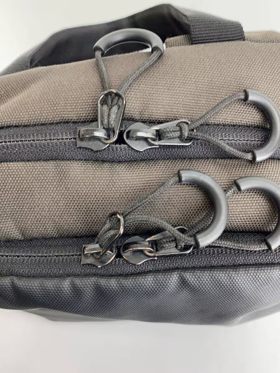 BERMAS Backpack Black Solid Color - image 9