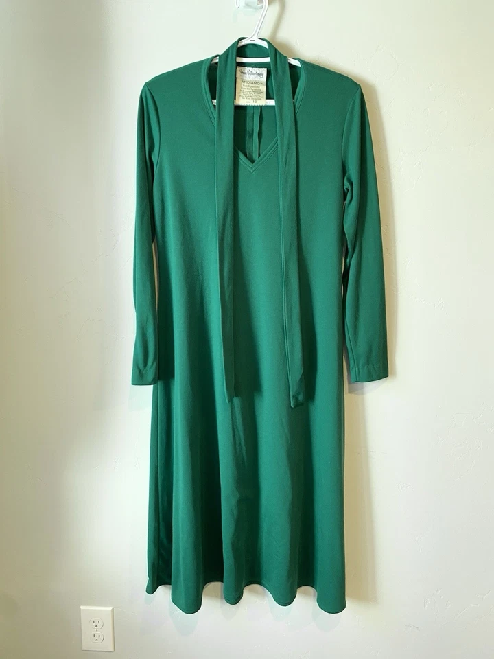 RARE Vintage Diane Von Furstenberg 70s/80s Green Dacron Knit Dress with Tie 12 - Image 2 of 4
