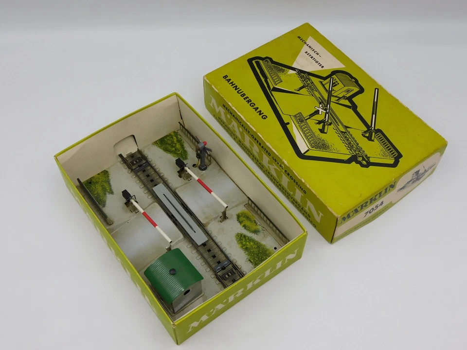 Marklin 7054 Passaggio a livello meccanico bahnubergang treno Western Germany H0 - Immagine 2 di 4