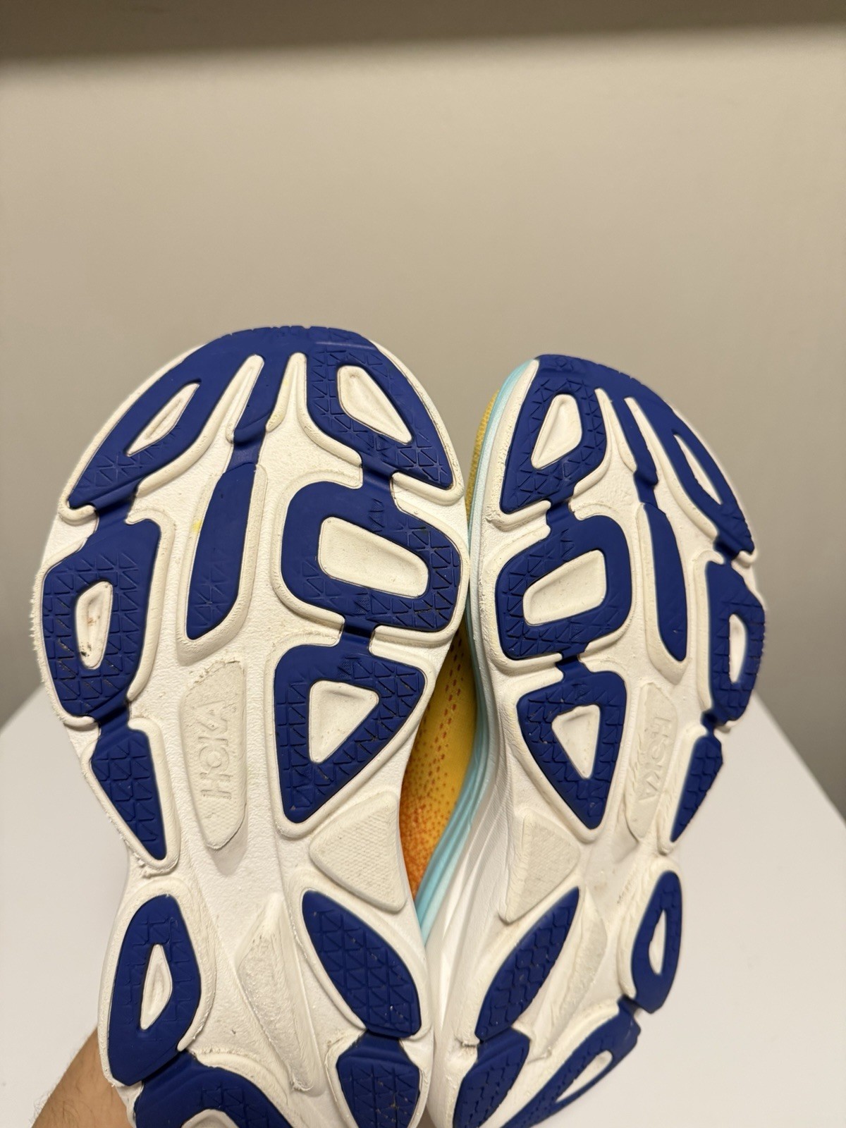 Hoka One One Bondi 8 Yellow Blue Red 1127952 CRSCL Women’s US 7 B thumbnail 5