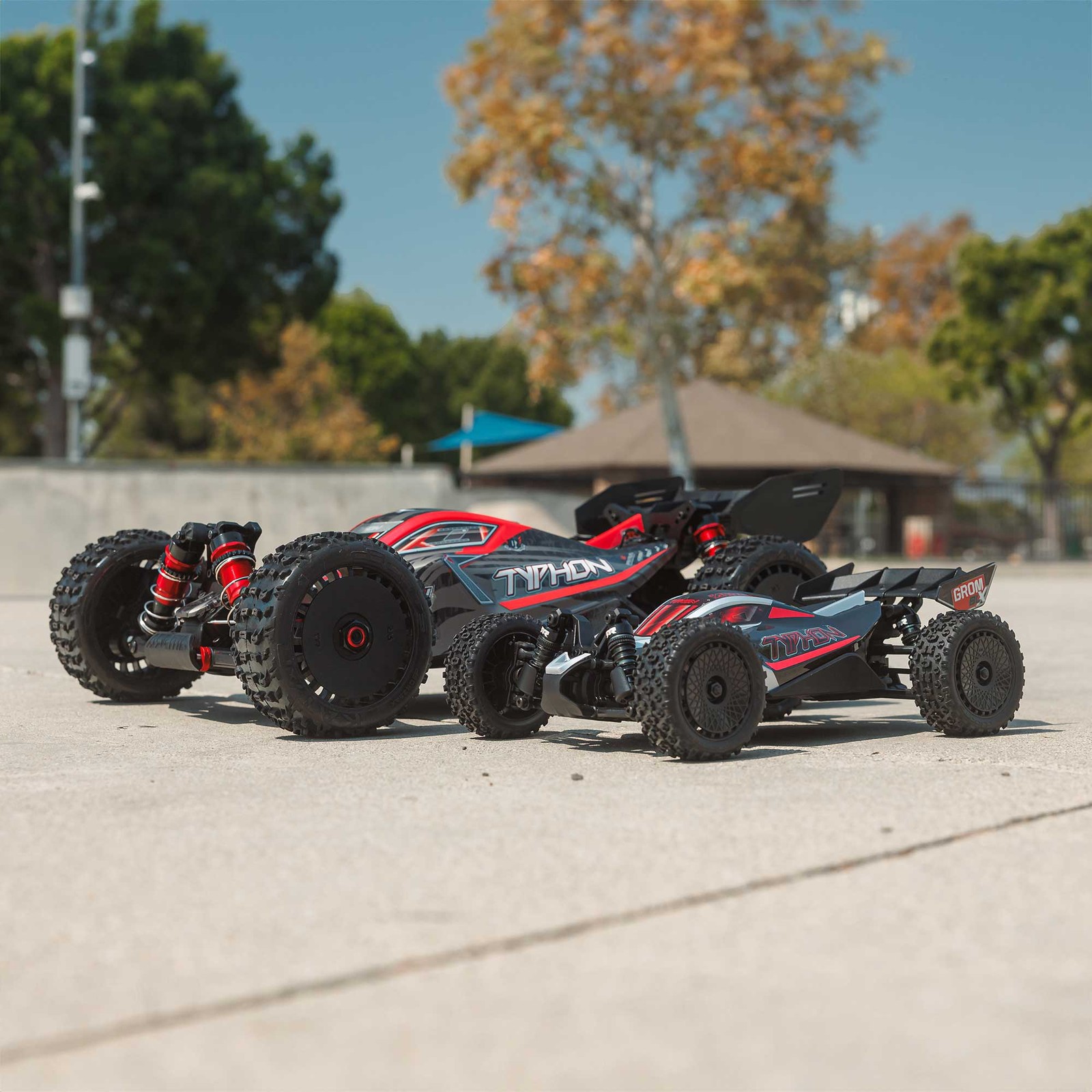 ARRMA 1/14 TYPHON GROM 223S DSC 4X4 RTR Brushless Buggy Silver ARA2306T1