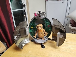 E.T Spaceship | eBay