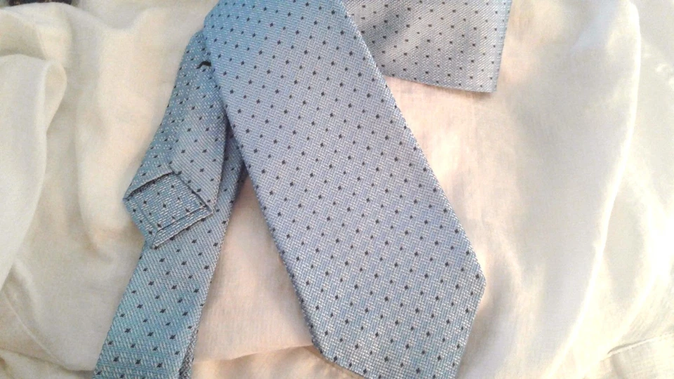 Corbata de seda CESARE ATTOLINI hecha a mano en Italia Foto 3 de 3