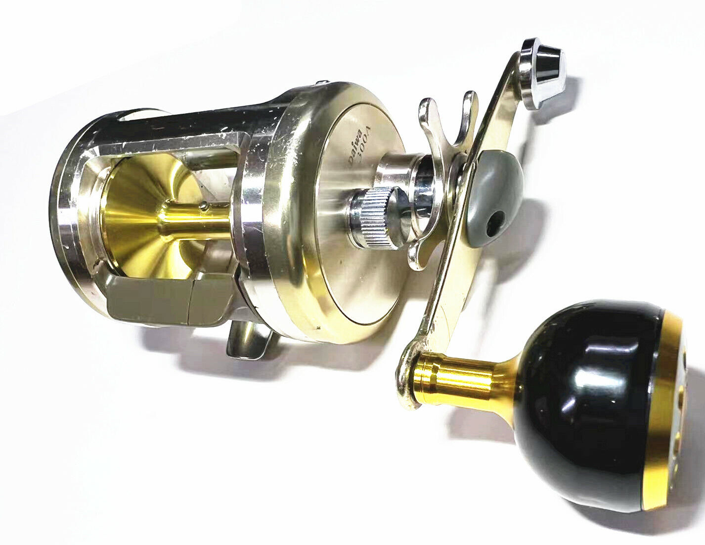 Excellent Daiwa Millionaire Snake Head Custom 300 single handle Baitcast  Reel