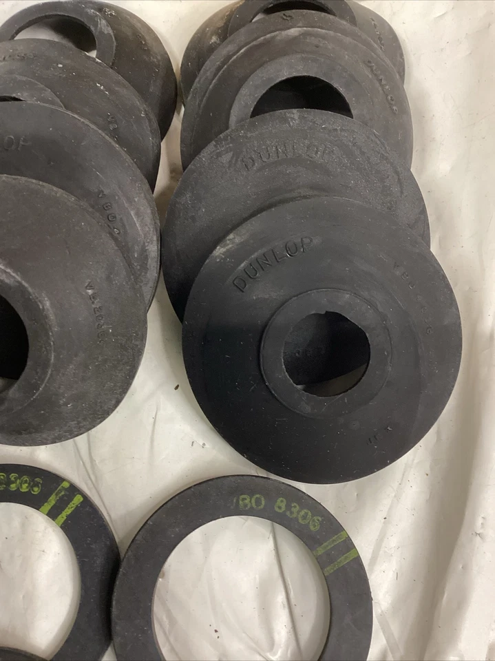 Jaguar MK X 3.8L Only NOS Girling (Dunlop) Front Caliper Kit - Imagen 3 de 4