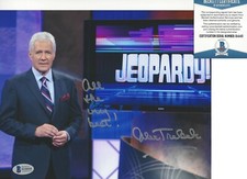 TV HOST ALEX TREBEK SIGNED 'JEOPARDY!' 8x10 PHOTO C BECKETT BAS COA PERSONALITY