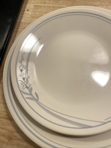 Vtg Set of 14 Corelle by Corning Blue Lily 2 Dinner, 4 Salad, 4 Bread, 4 Cereal - Picture 3 of 9