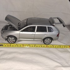 Maisto Silver Porsche Cayenne Turbo 1:18 Diecast Special Edition Pre-owned