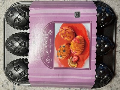 NORDIC WARE EASTER EGG 9 CAKELET CAKE PAN