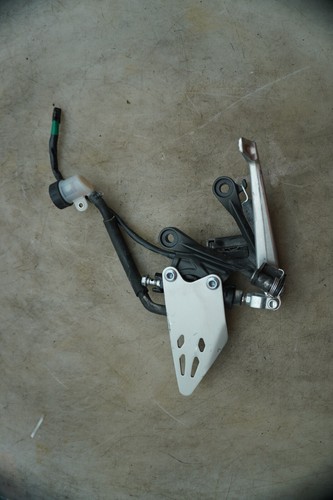 24 KAWASAKI 636 RIGHT REARSET FOOT BRAKE AND MASTER CYLINDER E-3870