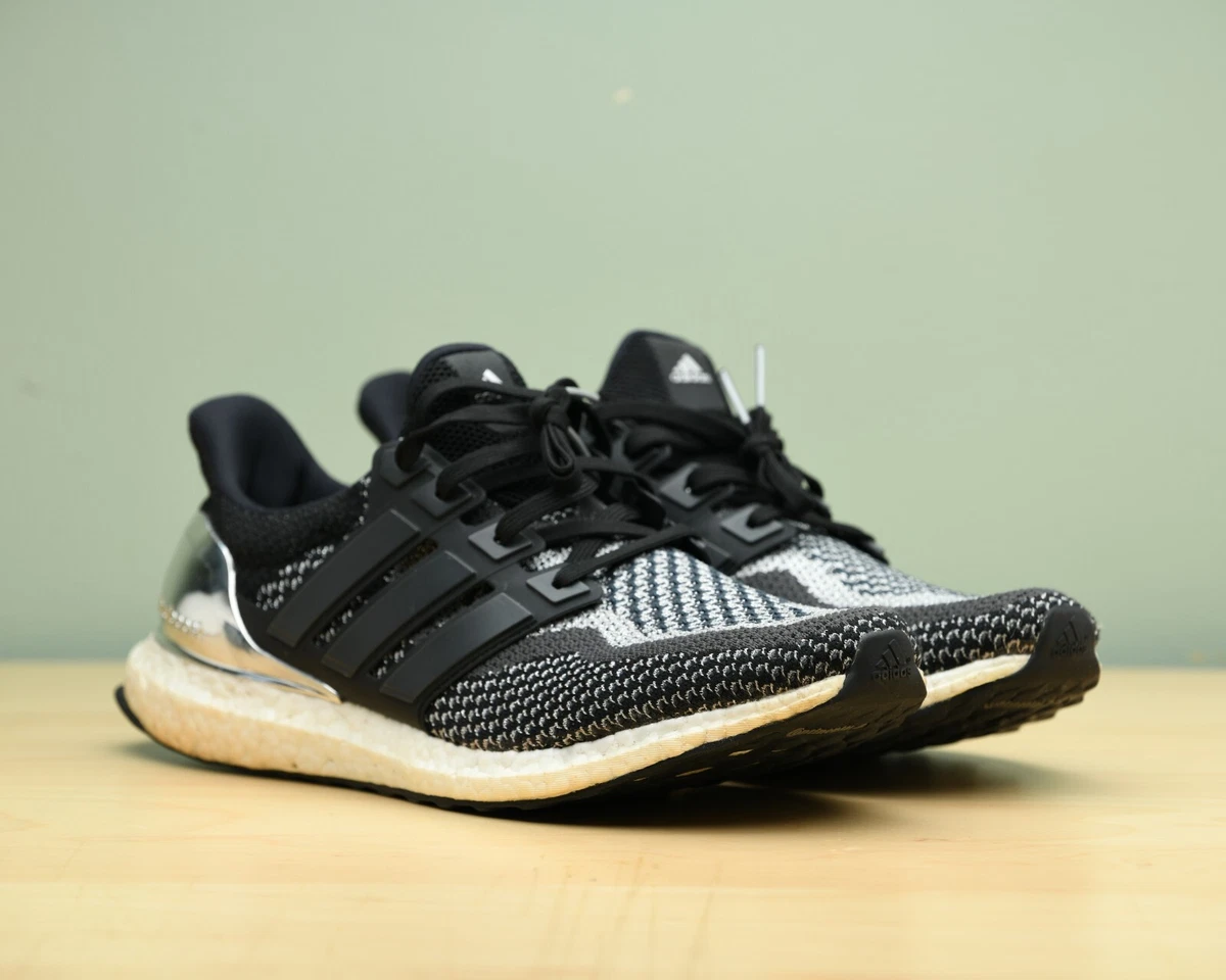 adidas UltraBoost 2.0 Limited Silver Medal BB4077 Size 11.5