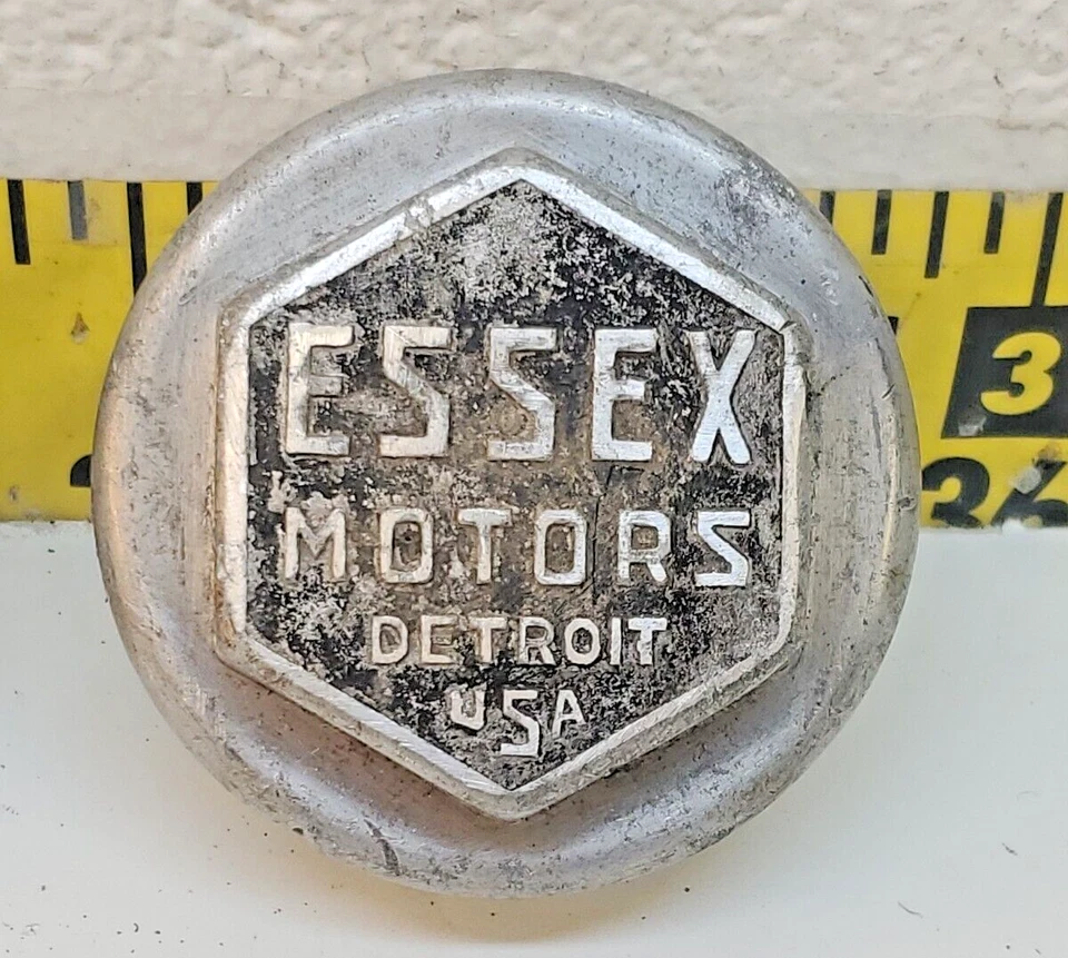 Juego de 2 tapas de grasa central de cubo cubierta antipolvo roscada de la era de latón Essex 1920 (896B) Foto 3 de 4