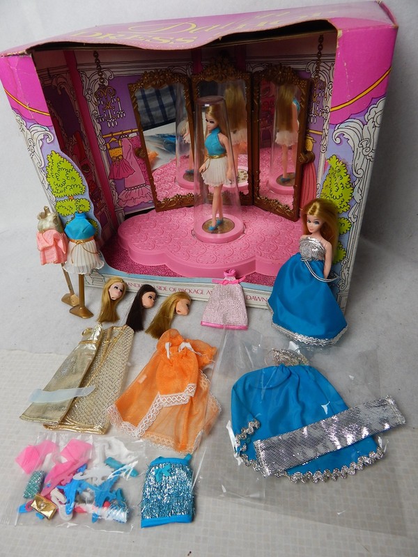 1971 Topper DAWN Doll DRESS SHOP NMIB & Extra DOLL & CLOTHES Lot