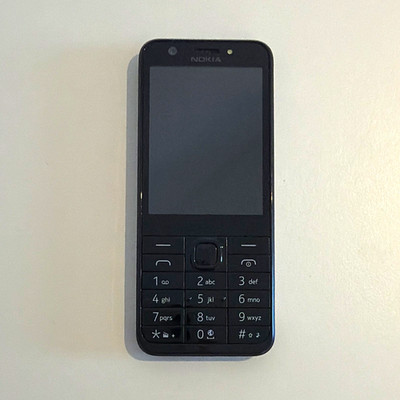 Nokia 230 Dual SIM Handy 2,8 Zoll 2 MP Kamera Bluetooth Schwarz/Silber