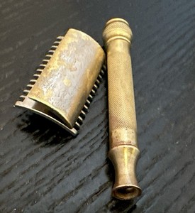 Vintage 1918 Gillette Old Type Safety Razor**