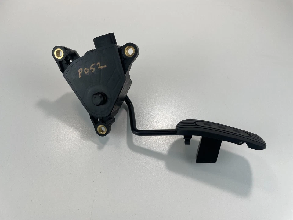 2011 NISSAN VERSA GAS ACCELERATOR PEDAL OEM, 546-DA1H11 - Изображение 3 из 4