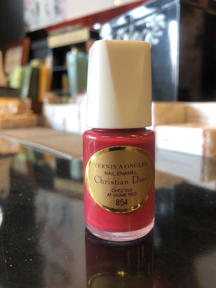 Dior マニキュア Christian Dior Nail Enamel #854 CHEZ SOI AT HOME RED discontinued