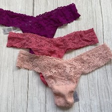 Hanky Panky Signature Lace Low Rise Thong Set Of 3
