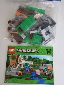 LEGO Set 21116 Minecraft Crafting Box 8 in 1 Retired Plus Pieces From Set 21123