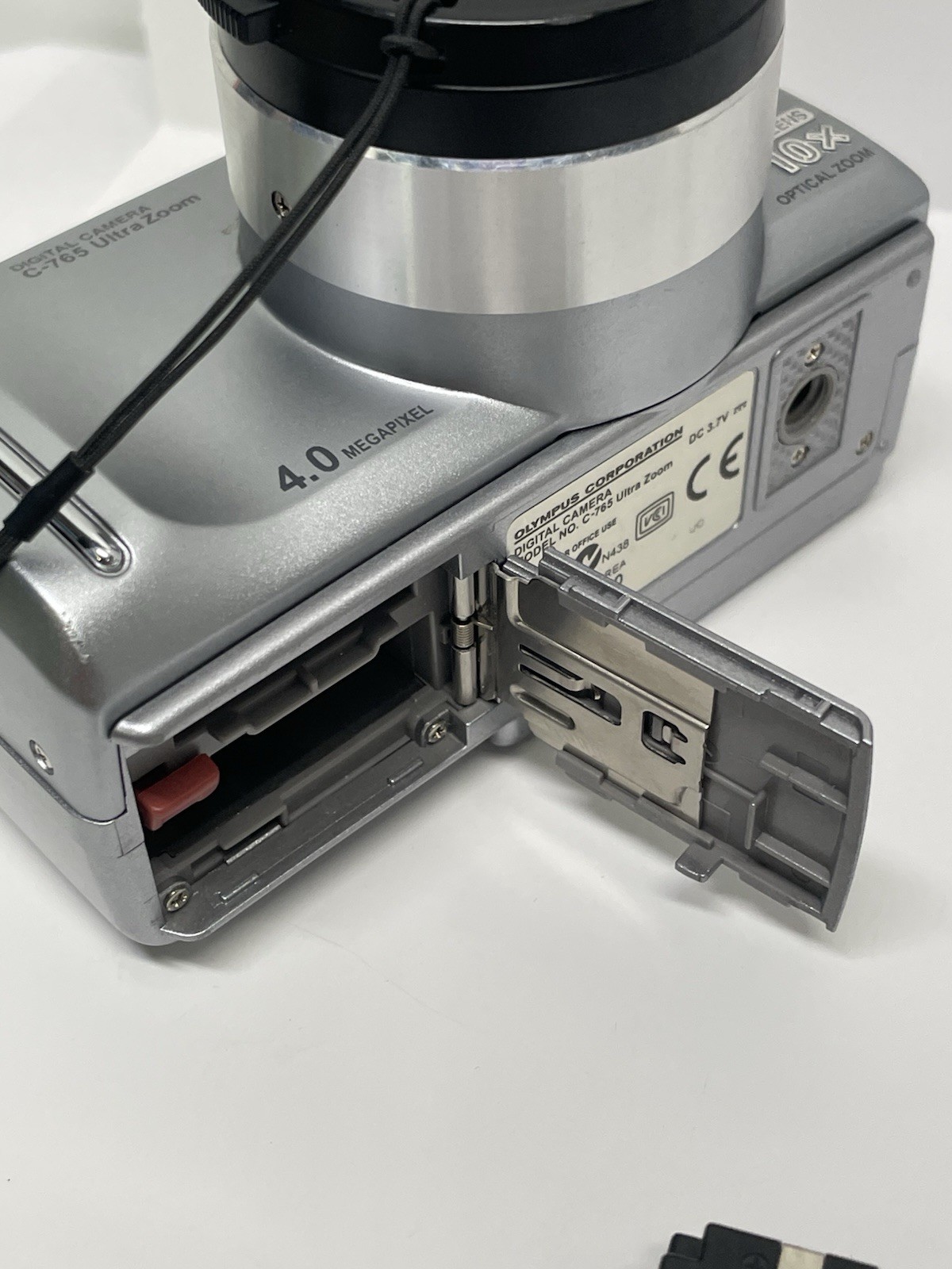 Olympus C-765 Ultra Zoom, New Battery, Charger, Manual, XD Sim Memory Card USB