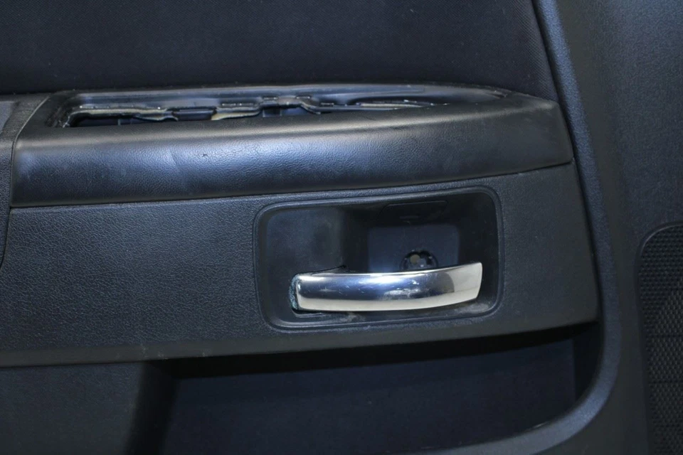 Отделочная панель передней левой водительской двери 2 двери для Dodge Challenger 2011-2014 годов выпуска 1GK011DVAL - Изображение 4 из 4