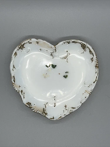 Antique Milk Glass Heart Trinket Dish Victorian Vanity Dresser Dithridge 70