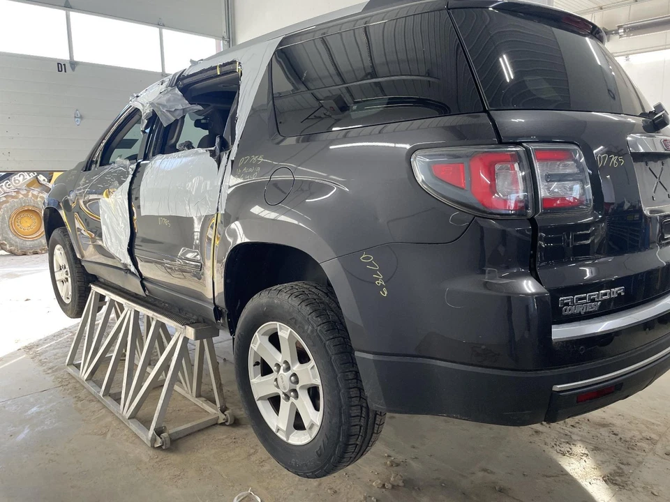 Used Front Right Seat Belt Front fits: 2016 Gmc Acadia bucket passenger retracto Foto 2 de 4