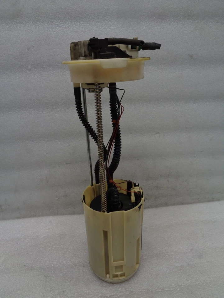 1999-2002 Land Rover Range Rover Fuel Pump Assembly OEM AK220777 - Image 4 of 4