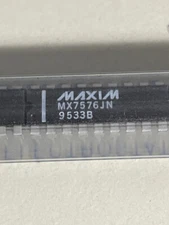 ONE Maxim Integrated MAX7576JN, ,8 bits Analog to digital converter, PDIP20