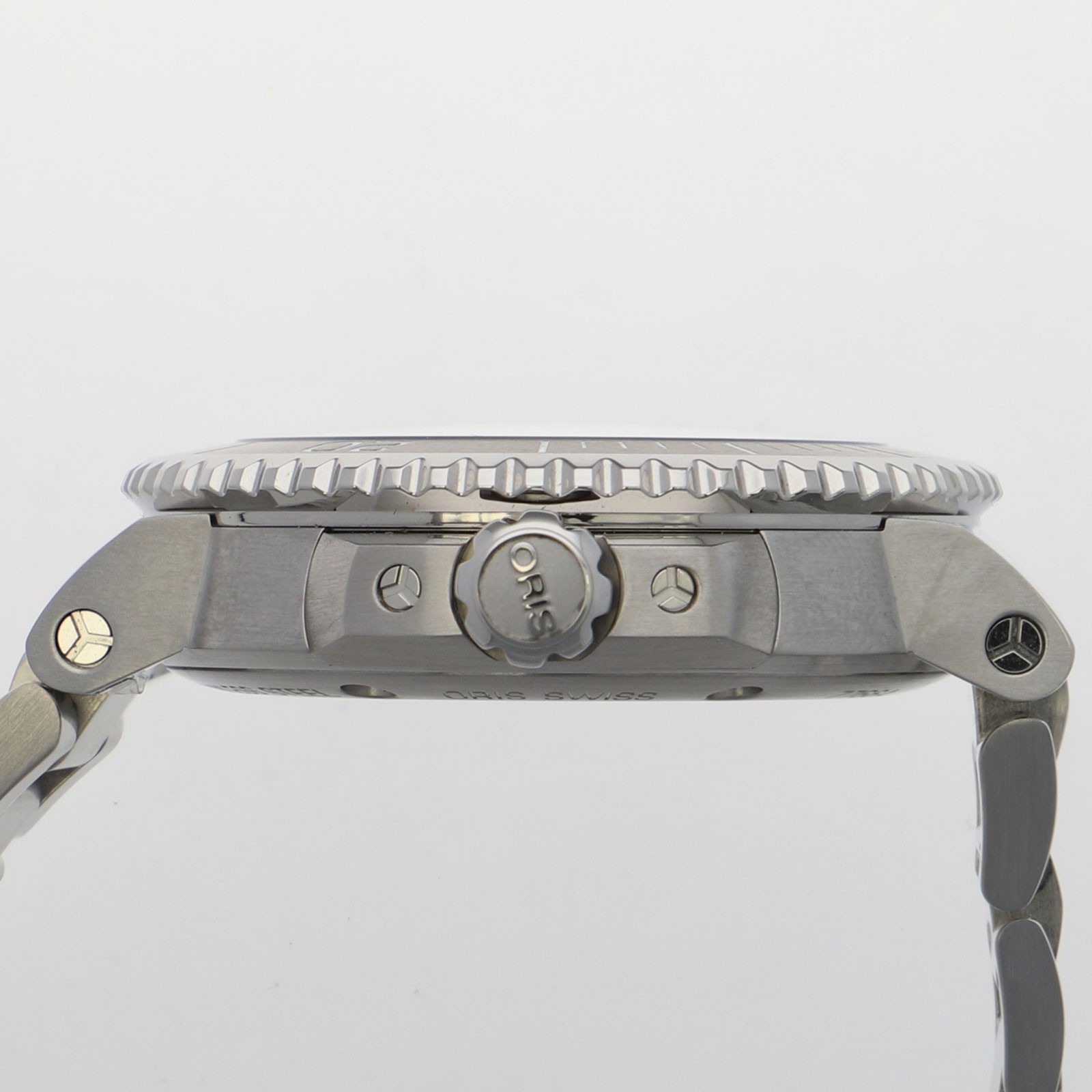 ORIS 01 733 7766 4150 Aquis date WATCH multicolor SS AT image 3